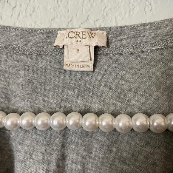 J.Crew V-Neck‎ Embroidered Tee Small - Picture 4 of 4